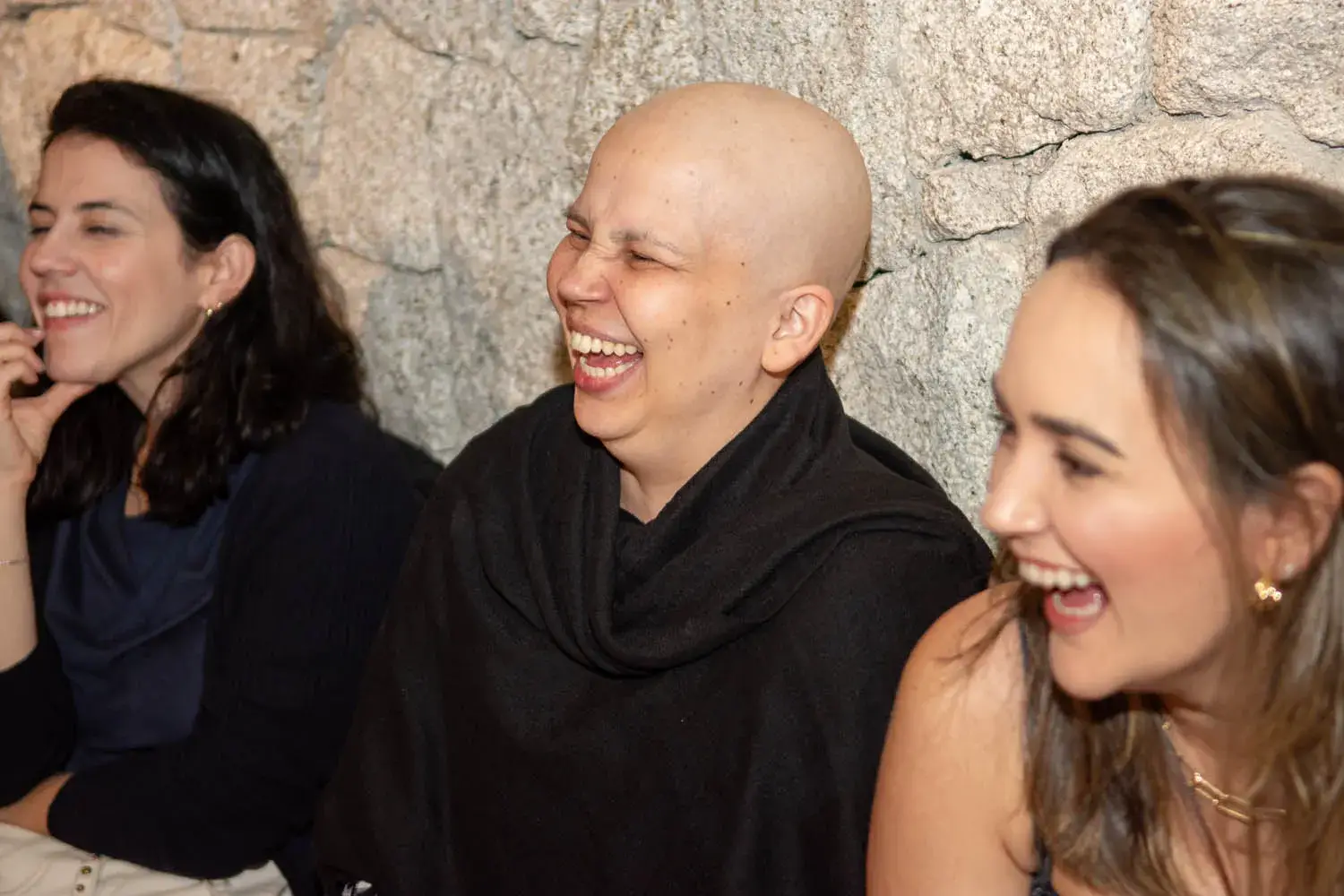 Convidadas rindo e se divertindo no Pause - Toda Mãe Merece um Pause - Just Real Moms