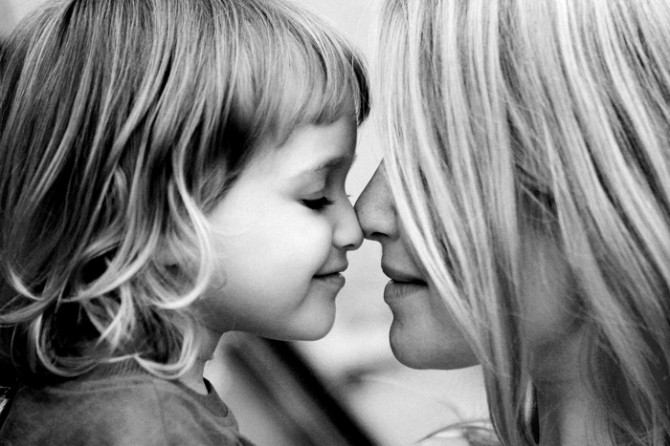 mom-and-daughter