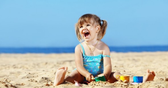 Cuidados com crianças na praia - Just Real Moms