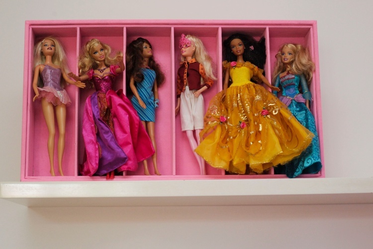 como organizar barbies - Just Real Moms