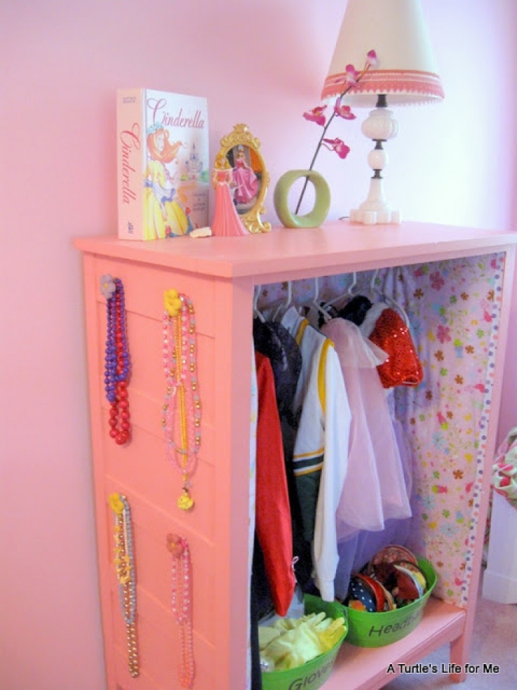 35 ideias para organizar as fantasias das crianças - Just Real Moms