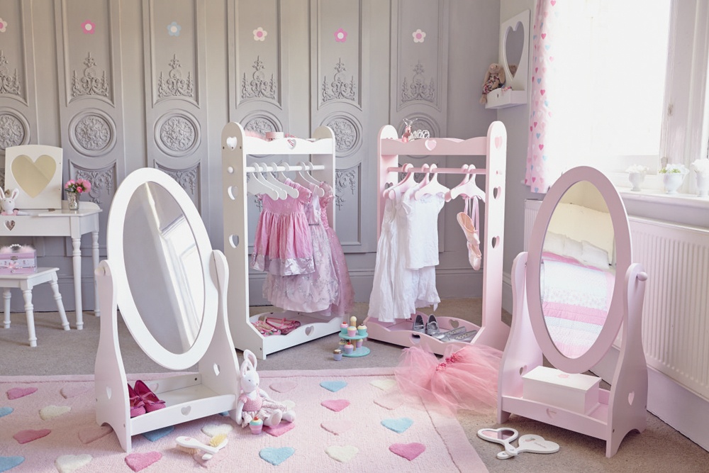 35 ideias para organizar as fantasias das crianças - Just Real Moms