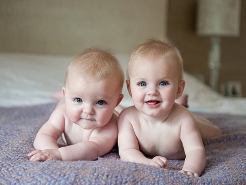Coisas sobre irmãos gêmeos - Just Real Moms