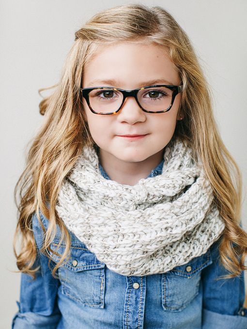 Alguns sinais de que seu filho precisa usar óculos e modelos lindos para se inspirar - Just Real Moms