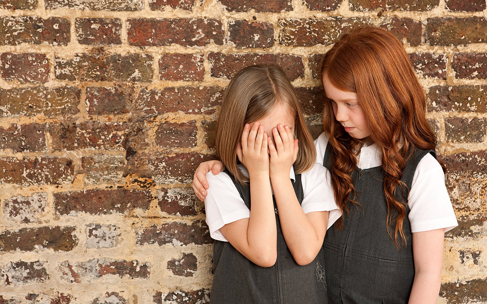 Por que quero que minhas filhas aprendam empatia em vez de mandarim - Just Real Moms