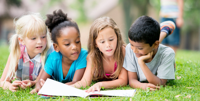 Leitura infantil: como estimular a criança a ler mais? - por Andréa Racy