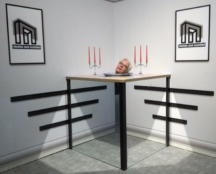 Just Real Moms Museu das Ilusoes Bora Ai Mesa