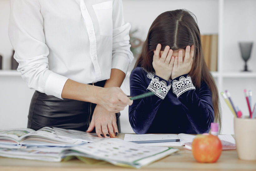 4 sinais ocultos de problemas de visão em crianças Dr Hallim Feres Neto Oftalmologista Just Real Moms