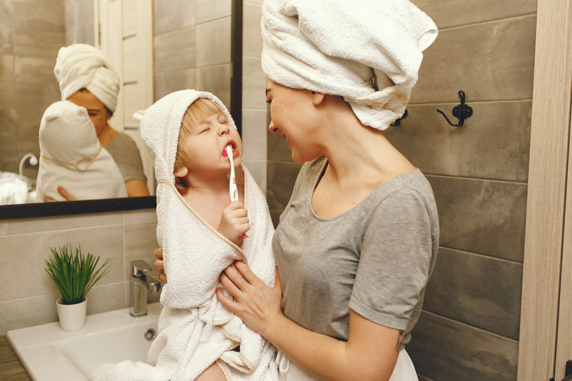 Como evitar a cárie em crianças Dra Michelle Sendyk Just Real Moms