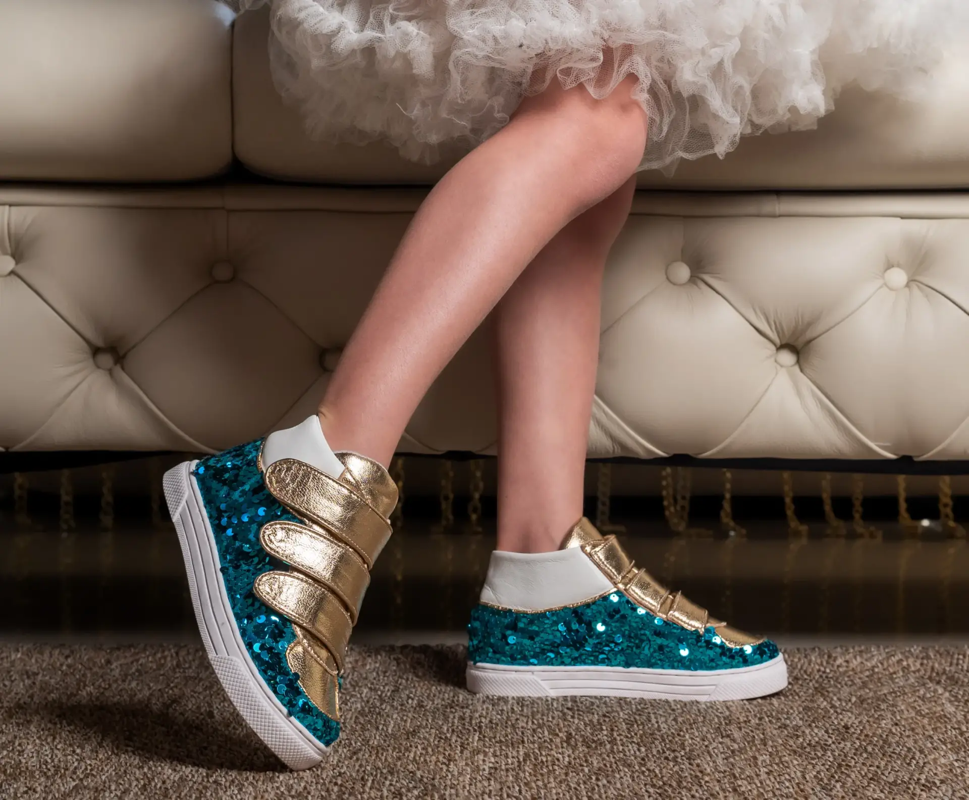 Tênis com glitter de meninas adolescentes da Amoreco Calçados