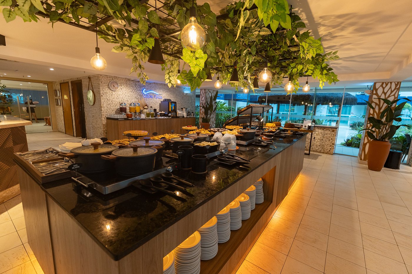 Café da manhã do Coral Plaza, com tapioca feita na hora e frutas selecionadas